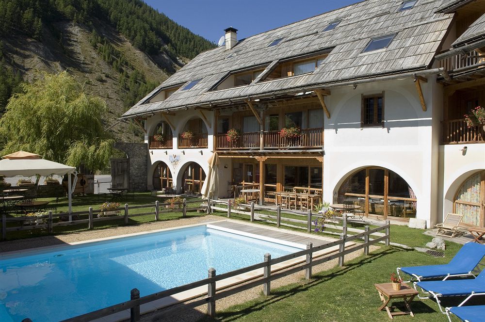 Hotel & Spa La Ferme De L'Izoard Арв'є Екстер'єр фото